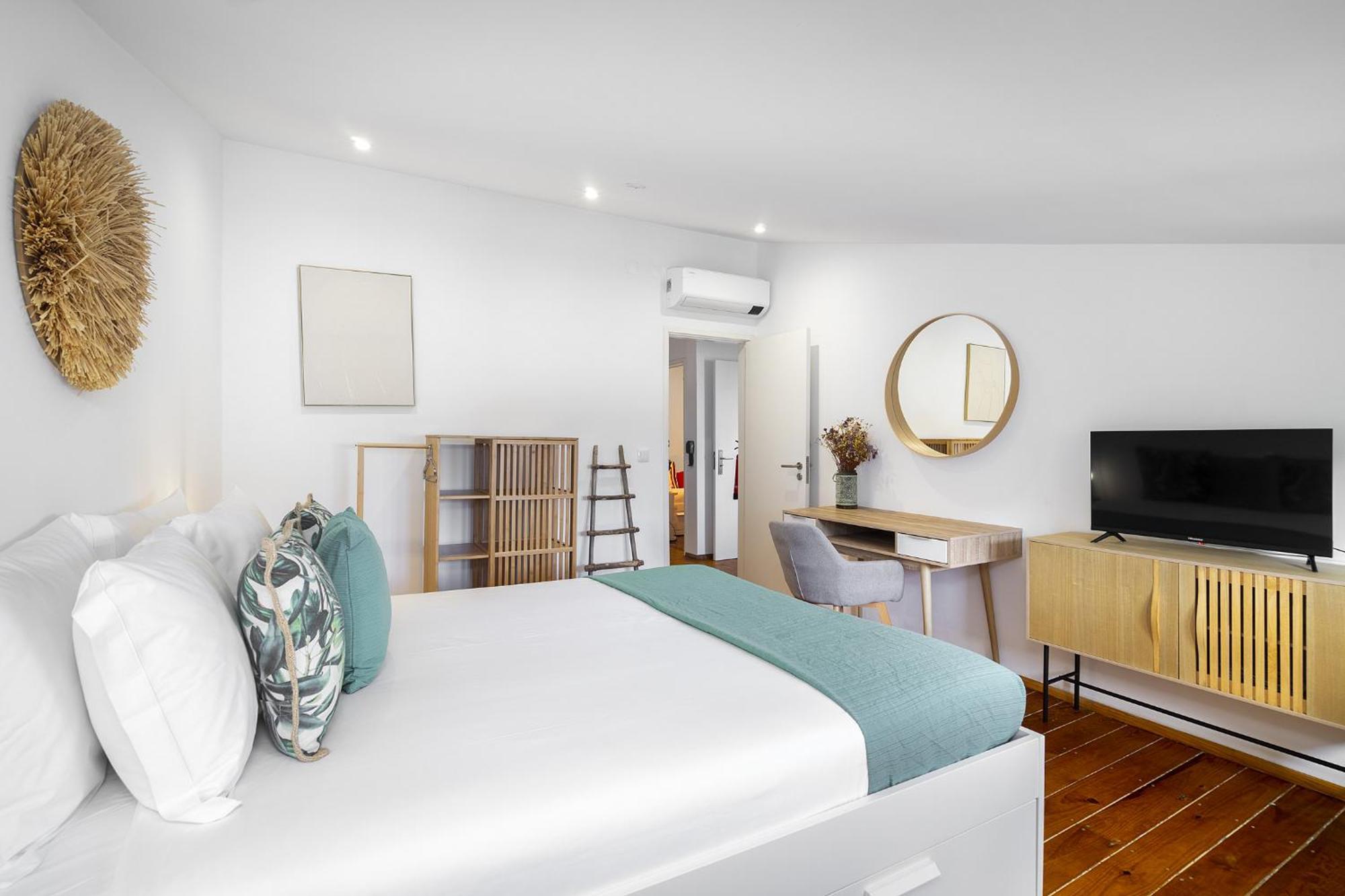 Whome Urban Tech Retreat, Modern Hubs For Remote Living Lisboa Ngoại thất bức ảnh