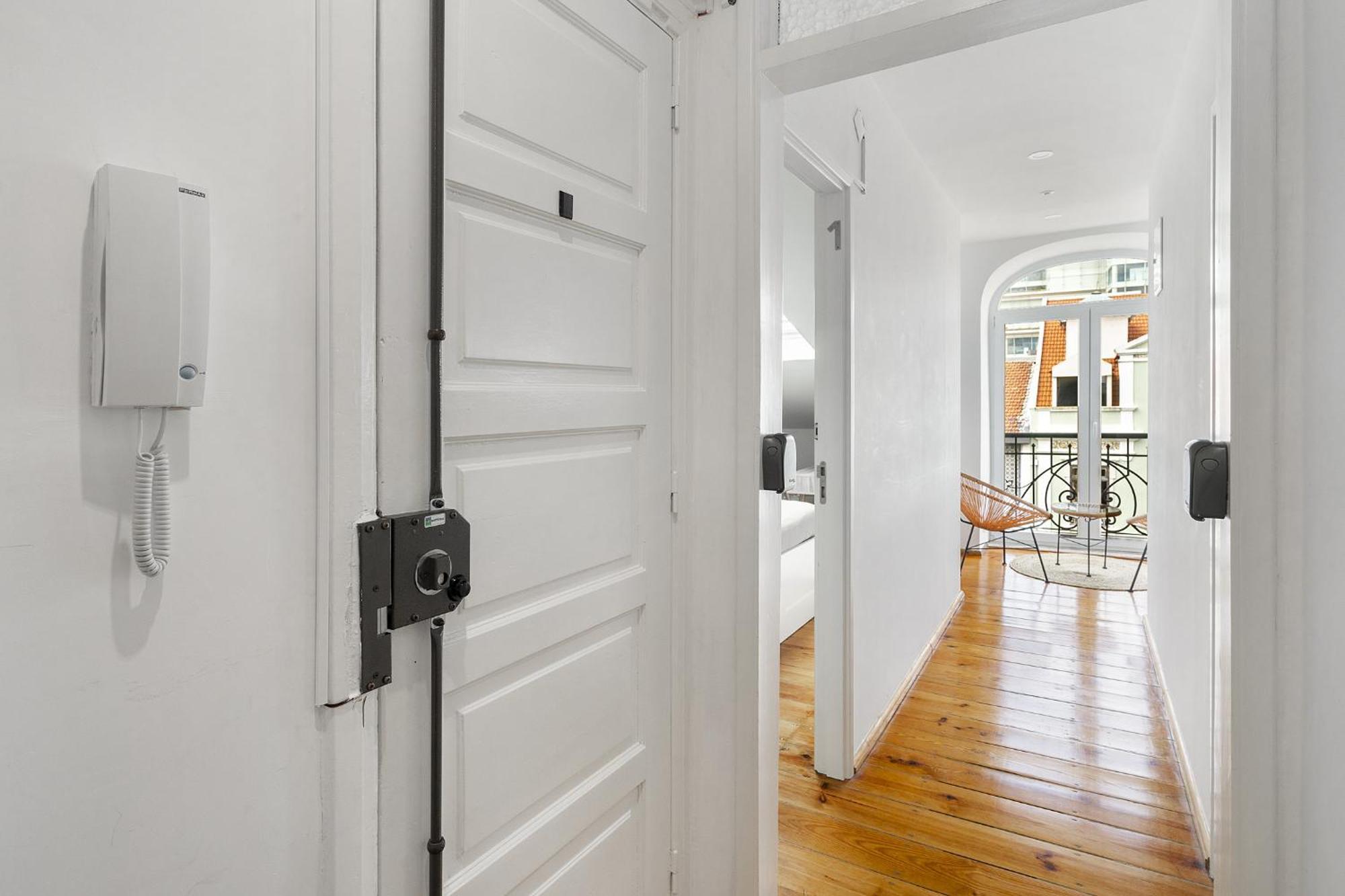 Whome Urban Tech Retreat, Modern Hubs For Remote Living Lisboa Ngoại thất bức ảnh