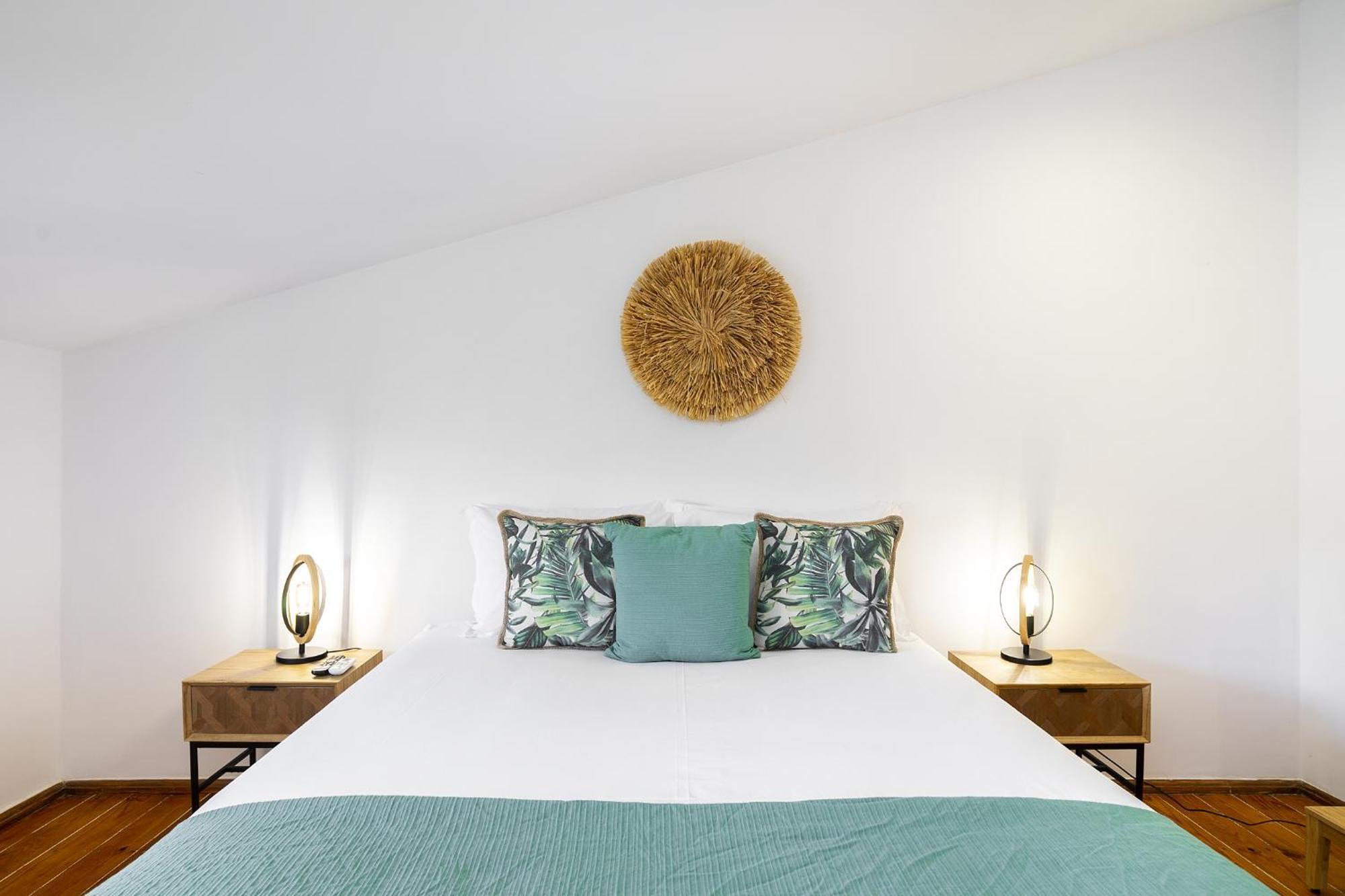 Whome Urban Tech Retreat, Modern Hubs For Remote Living Lisboa Ngoại thất bức ảnh